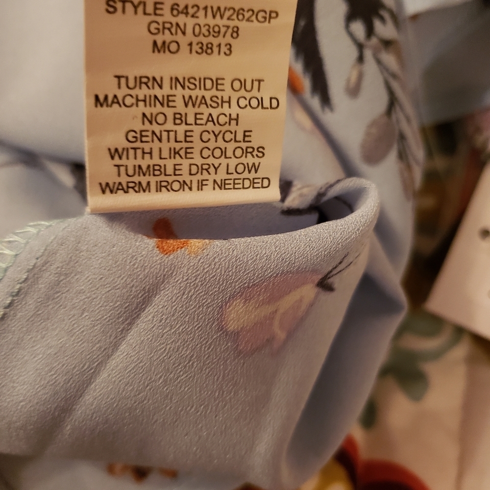 🆕Beautiful blouse Studio 1 - Picture 5 of 6